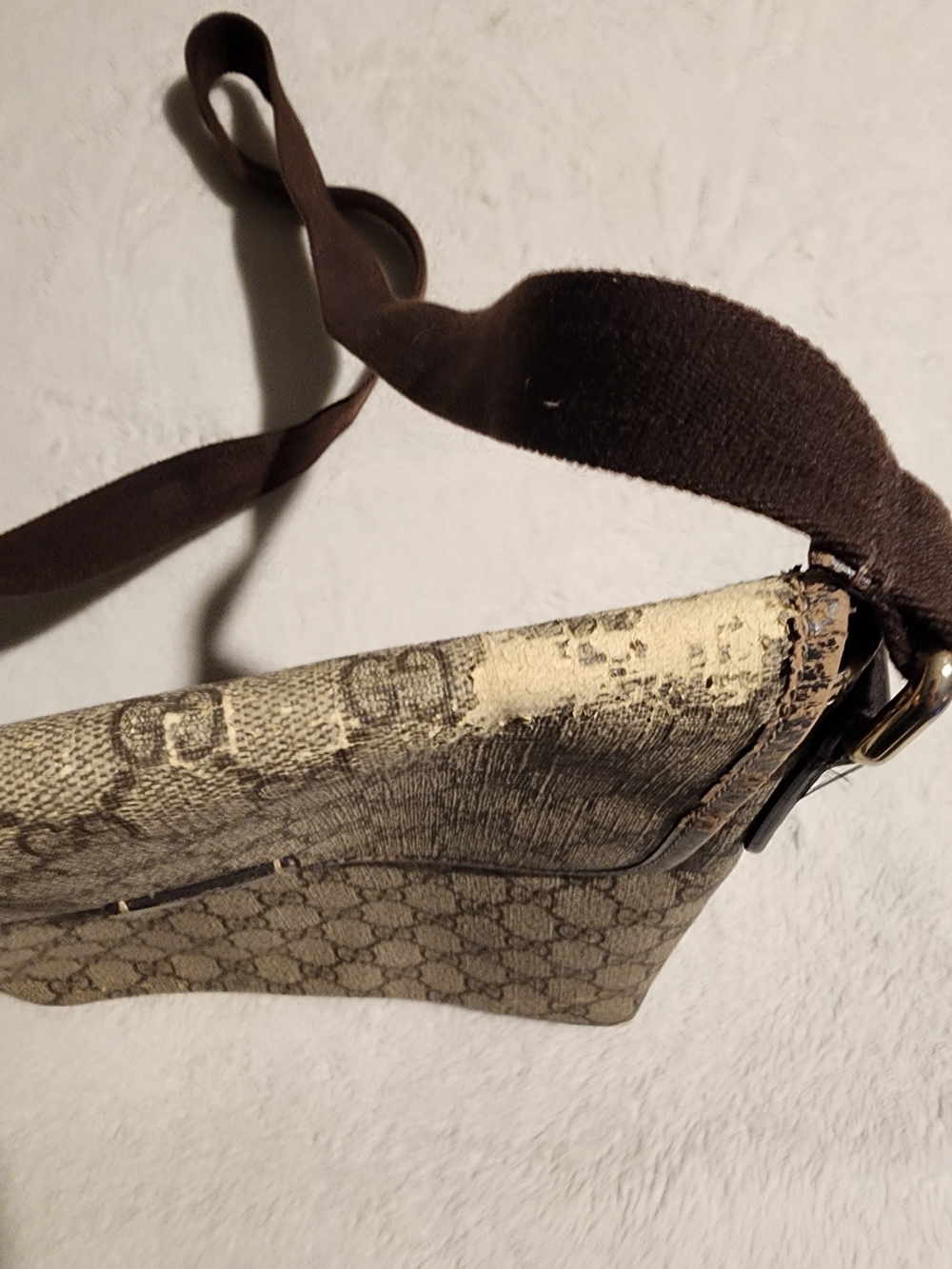 Gucci GG Supreme Canvas and Leather Shoulder Bag (model 223666) - Picture 4 of 16